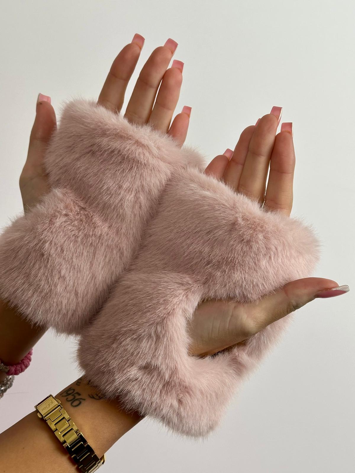 Mittens Creamy Pink